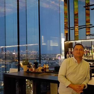 Meet your Posher, Cesar